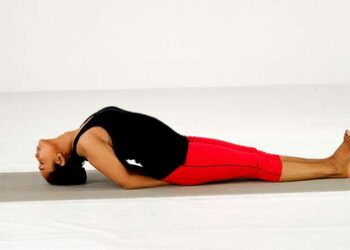 'Matsyasana' reduces both belly fat and mental stress, know its miraculous benefits