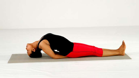 'Matsyasana' reduces both belly fat and mental stress, know its miraculous benefits