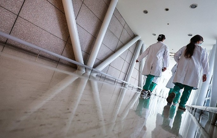 More risk of asthma in women working in night shift: Study