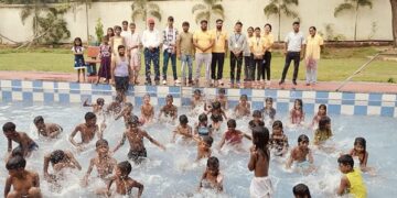 Natural Smile Foundation swimmed slum children, smile on face