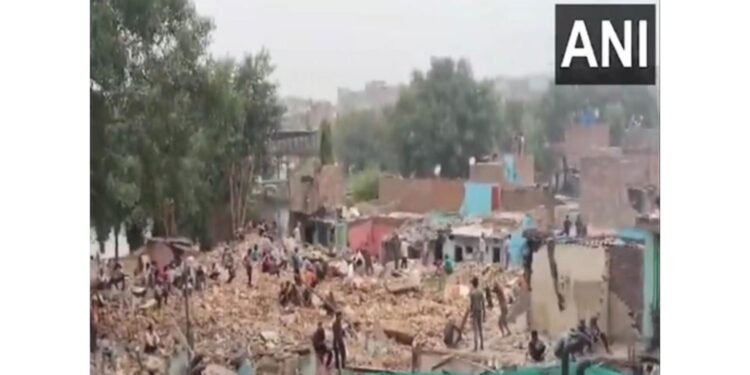 New Delhi: DDA launched demolition campaign in Ashok Vihar slum area