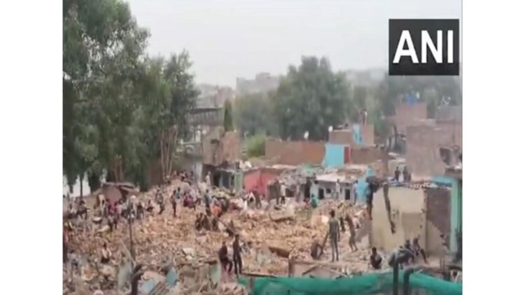 New Delhi: DDA launched demolition campaign in Ashok Vihar slum area