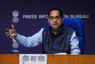 No hindrance in NSE IPO case now: SEBI chairman