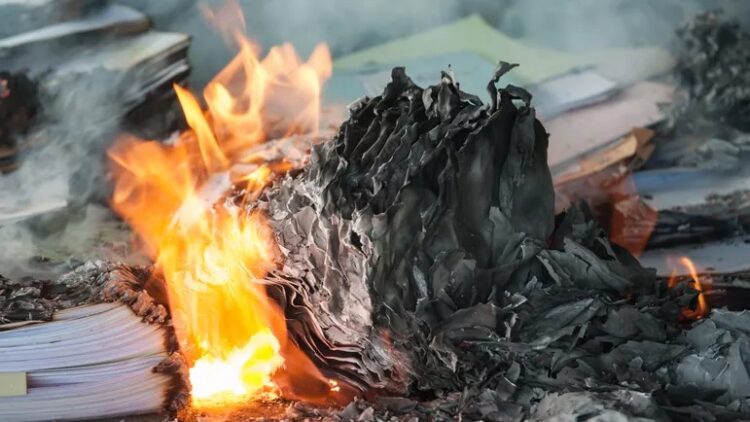 Odisha Women Victims of Sexual Abuse Killed Accused Burnt His Body News in Hindi | Punishment to Rapist | Odisha | The woman herself did justice for the rapist! Burned the goth; There will not be such a result of death. News Track in Hindi