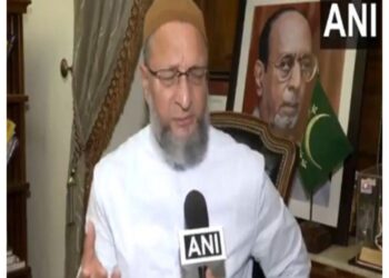 Owaisi targeted Pakistan, said "Does Pakistan want to get the Nobel Prize for Bombing of Iran"