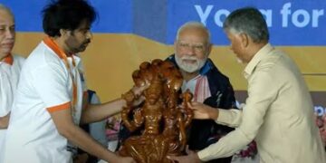 PM Modi told Yoga to the path of peace, its need in global disturbance the most!
