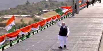 PM Narendra Modi Inaugurated Chinab Railway Bridge: PM Narendra Modi waved the tricolor on the world's highest Chenab Bridge, gave a message to China and Pakistan without saying anything, PM Narendra Modi Hoisted The Tiranga on the World's Highest Chendb Bridge, Gavie A Message Top Pakistan