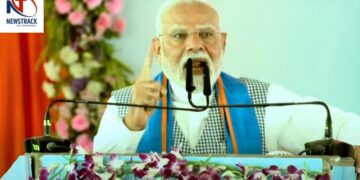 PM Narendra Modi in Bihar, PM Modi Bihar Rally, Lalu Jungle Raj, Bihar Politics 2025, Modi Attack on Lalu, NDA vs RJD, PM RJD, PM Modi Speech Bihar, Bihar Election Campaiign, BJP in Bihar, Junungle Raj Bihar, Modi Lalu War of Words, Bihar Political Change, Modi Rally Highlights, PM Modi Bihar Visit, Siwan Rally, PM Awas Yojana, Bihar Development, LALU YADAV ATACK, Nitish Kumar, Nitish Kumar, Jungle Raj vs Vikas Raj | What is going on in Bihar ... PM Modi thundered! Said- 'Lalu-Jangalraj' will not work now, politics will change soon. News Track in Hindi