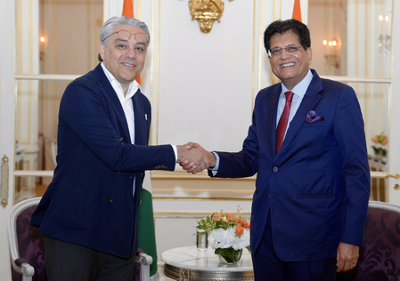 Piyush Goyal met the CEO of top companies, talked about investing in India's EV and renewable energy sector