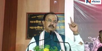 Pratapgarh News | Deputy CM Keshav Prasad Maurya | Samajwadi Party | Newstrack Hindi News | Up ka taaza samachar in hindi | Pratapgarh News: Deputy CM Keshav Maurya rained on Congress, said- 'SP is a fake Samajwadi Party'. News Track in Hindi