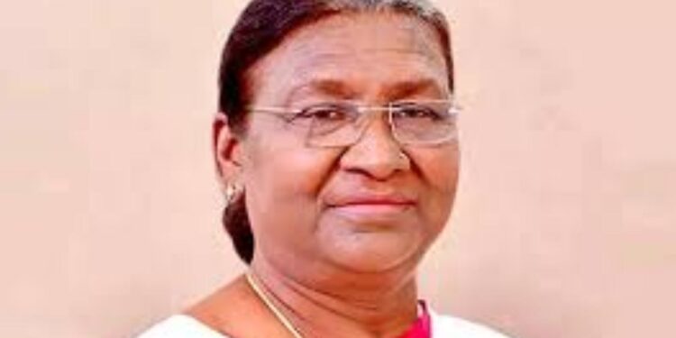 "President Droupadi Murmu to Visit Uttarakhand from June 19-21. She will inaugurate public facilities in Dehradun, Attended Yoga Day Celebrations, and Mark 125 Years of Raj Bhavan, Nainaital." , Uttarakhand News: President Draupadi Murmu on Uttarakhand tour, from Yoga Day celebrations to the foundation stone of development projects. News Track in Hindi
