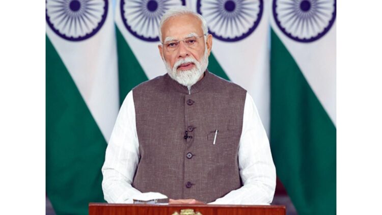 Prime Minister Narendra Modi paid tribute to former Prime Minister PV Narasimha Rao on his birth anniversary, "India is grateful to him for his effective leadership"