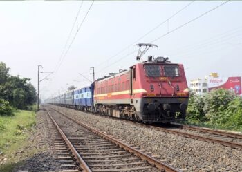 Railway Decision on Reservation Chart: Railway's important decision for the convenience of passengers with waiting tickets, 24 hours before the plan to create reservation chart will be applicable across the country, Railways will prepare reservation charts 24 hours in advance in advance