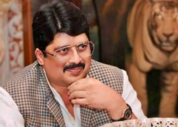 Raja Bhaiya Making Distance from Politics | Raja Bhaiya Sons | Bade Chhote Raja | Raja Bhaiya Sons May Contest Election | UP Politics | Raja Bhaiya is doing the edge from politics! Now the new 'Raja' will take the inheritance; Big change in the politics of UP News Track in Hindi