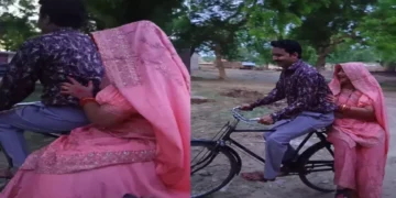 Rani Chatterjee, who left the four wheeler leaving a bicycle, is on the set