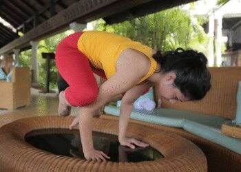 Reduce fat with Kakasana, liver-kidney will also be correct, know the correct way of practice