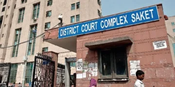 SAKET COURT DELHI: Bloody clash between prisoners inside the lockup in Saket court, one death, bloody clash between prisoners inside the lockup in Saket court, one dead