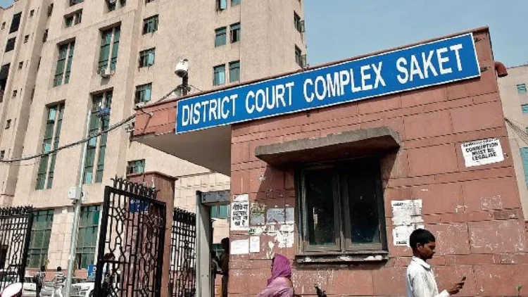 SAKET COURT DELHI: Bloody clash between prisoners inside the lockup in Saket court, one death, bloody clash between prisoners inside the lockup in Saket court, one dead