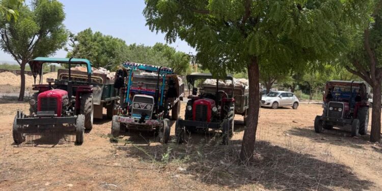SIT's major action in Titarwada region, four tractors involved in illegal mining seized