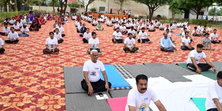 Salasar organized Yoga in Shri Balaji Gaushala on International Yoga Day