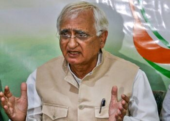 Salman khurshidà ¥ ¤ Article 370à ¥ ¤ Congress Leaderà ¥ ¤ Terrorism Concernsà ¥ ¤ All-PATY Delegationà ¥ ¤ is Being Patriotic A Crime? Salman Khurshid Hints at Congress, Voice Sorrow Over Unrest in the Country | Is it such a big crime to be a patriot .... Salman Khurshid asked the Congress in gestures, expressed grief over the ruckus happening in the country. News Track in Hindi