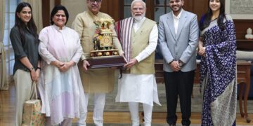 Satish Poonis met PM Modi, special gift given on the success of Operation Sindoor!