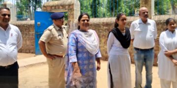 Secretary inspected the district prison, knowing the circumstances of the prisoners and necessary instructions
