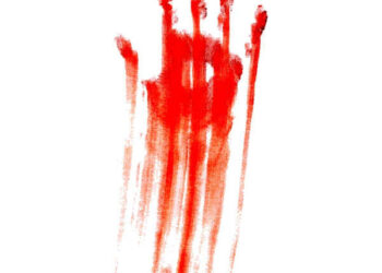 Seeing the daughter with her lover, the father cut both of them with an ax and then ....