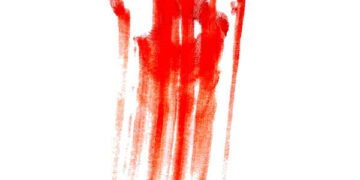 Seeing the daughter with her lover, the father cut both of them with an ax and then ....