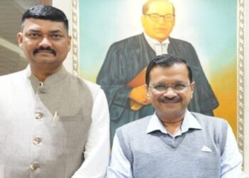 Shock Aap Gujarat Great Leader Resigned from All Posts Between Victories Know Big Burden Resentment | Appearance to AAP in Gujarat! Amid the victory, the big leader resigned from all posts, know the big reason for resentment. News Track in Hindi