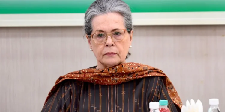Sonia Gandhi discharged from hospital: Sonia Gandhi was discharged from hospital, admitted due to stomach infection, Sonia Gandhi discharged from the hospital, she was admitted due to stomach infection