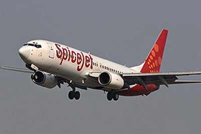 SpiceJet's flight to Tirupati returned to Hyderabad due to technical fault (Lead-1)