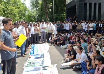 Students demanded resignation of Vice Chancellor to protest against violent action at Haryana Agricultural University