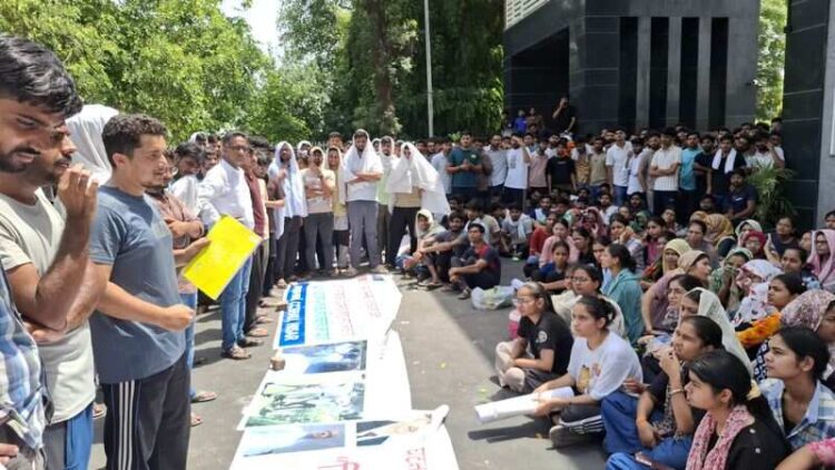 Students demanded resignation of Vice Chancellor to protest against violent action at Haryana Agricultural University