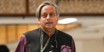 Tharoor's reply to Congress leaders, said- 'Working in the national interest is anti-party, then question yourself'