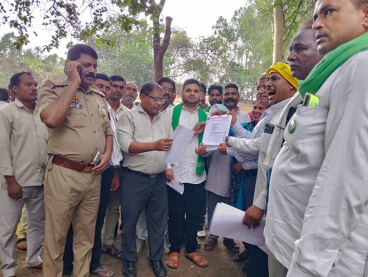 The atmosphere over Itwa scandal in Barabanki: Yadav vs. Brahmin display of power, demand for justice