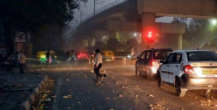 The minimum temperature in Delhi was 29 degrees Celsius; Meteorological Department released Yellow alert for thunderstorms
