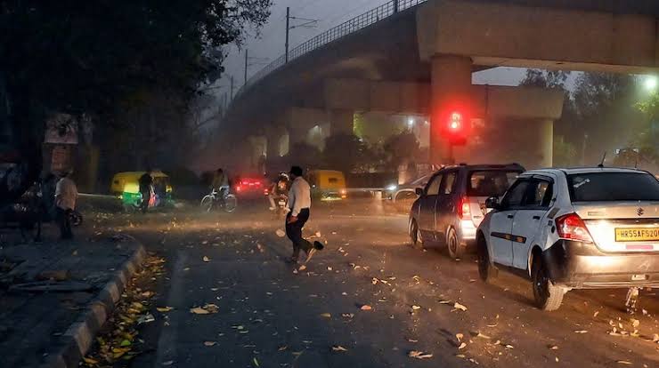 The minimum temperature in Delhi was 29 degrees Celsius; Meteorological Department released Yellow alert for thunderstorms