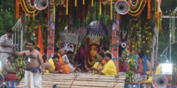 The rath yatra took place in Jagannathpur, Ranchi as per the historical traditions of 334 years, the inundation of devotees