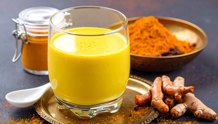 Tremendous benefits of drinking turmeric milk before sleeping, relief from these problems including depression