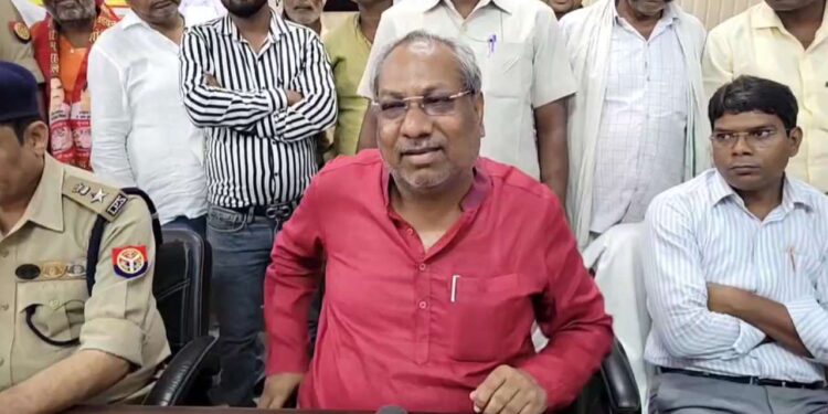 UP Minister Sanjay NISAD SLAMS SP-BSP: Says Ambedkarâ € ™ S Constitutional Vision was Ignored | Kanpur dehat news; Minister Sanjay Nishad's big statement on the constitution in Ballia: SP-BSP accused of ignoring Ambedkar's principles. News Track in Hindi