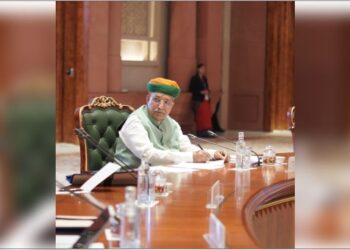 Union Minister Arjun Ram Meghwal expressed grief over the Ahmedabad plane crash, said- We are standing with families