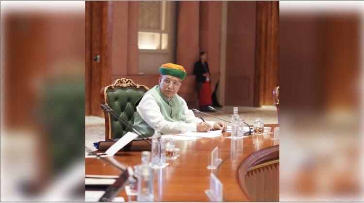 Union Minister Arjun Ram Meghwal expressed grief over the Ahmedabad plane crash, said- We are standing with families