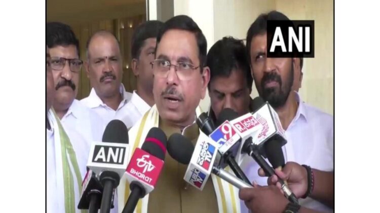 Union Minister Pralhad Joshi's big statement on Bengaluru stampede, said "CM and Deputy CM should resign immediately"