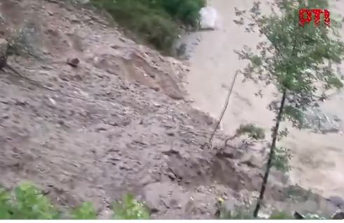 Uttarakhand: Cloud exploded in Uttarkashi, eight to nine laborers living near stitchband missing