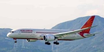 Varanasi divert due to flight bad weather of Air India coming from Indonesia to Delhi