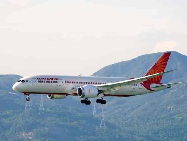 Varanasi divert due to flight bad weather of Air India coming from Indonesia to Delhi