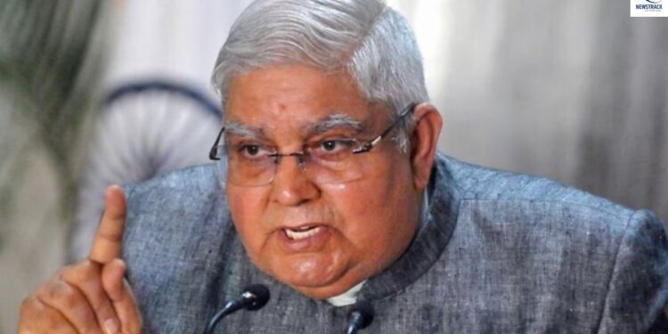 Vice President Jagdeep Dhankhar Cared as Soon as the Program of Kumaon University Ended, HIS Heart Deterirated | As soon as the program was over, MP was hugged by Dr. Mahendra, Vice President Dhankhar, health deteriorated. News Track in Hindi