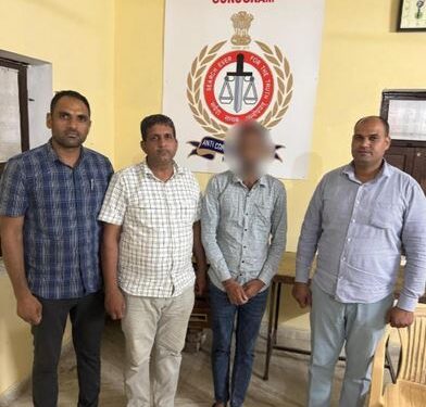 Village level entrepreneur caught red handed taking bribe, ACB Gurugram's big action