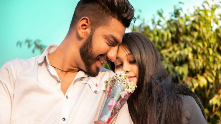 महिलाएं किन पुरुषों की ओर होती हैं ज्यादा आकर्षित? वायरल फुटेज में जानिए वो 9 आदतें जो किसी भी महिला का दिल जीत सकती हैं